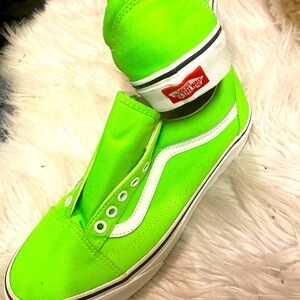 Unisex women 9.5 men’s 8